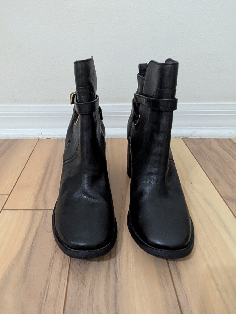 EUC! Tory Burch Kayden Leather Bootie In Black Size 9 - Picture 2 of 16